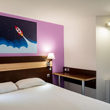 Contact Hotel Restaurant La Chaumiere Entre Orgeval Et Flins A13 Sortie 8 莱斯米路 外观 照片