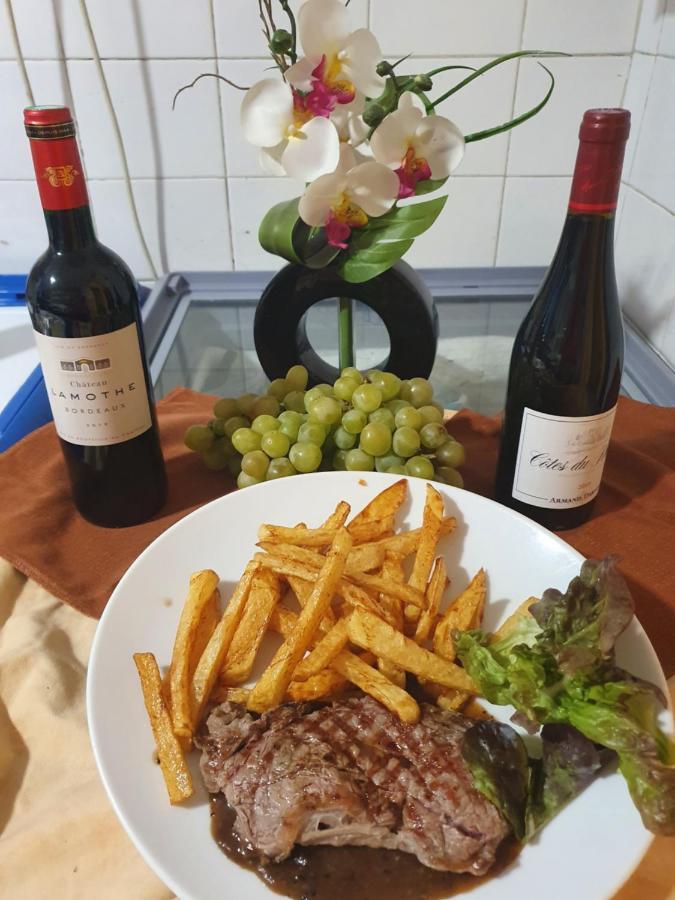 Contact Hotel Restaurant La Chaumiere Entre Orgeval Et Flins A13 Sortie 8 莱斯米路 外观 照片