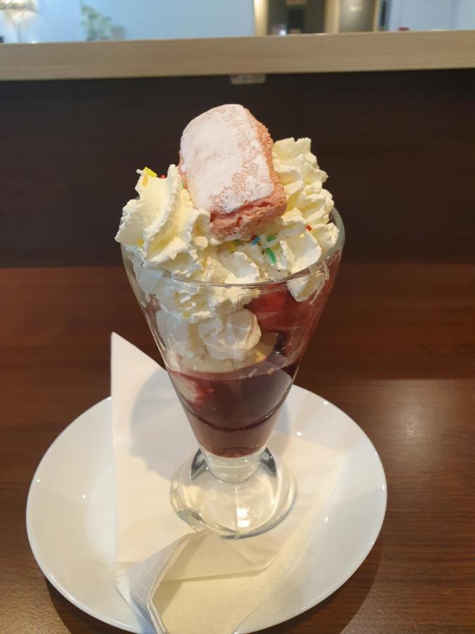 Contact Hotel Restaurant La Chaumiere Entre Orgeval Et Flins A13 Sortie 8 莱斯米路 外观 照片