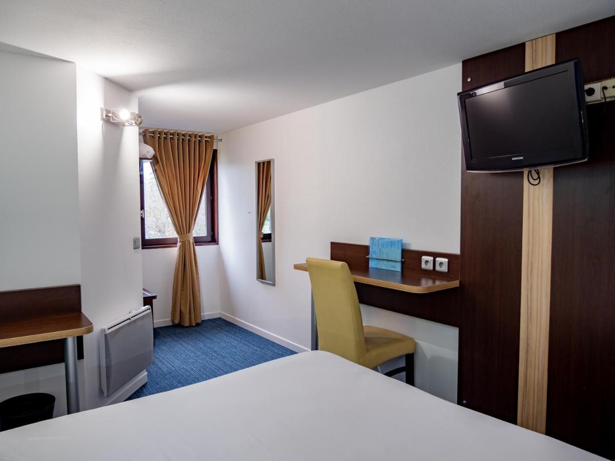 Contact Hotel Restaurant La Chaumiere Entre Orgeval Et Flins A13 Sortie 8 莱斯米路 外观 照片