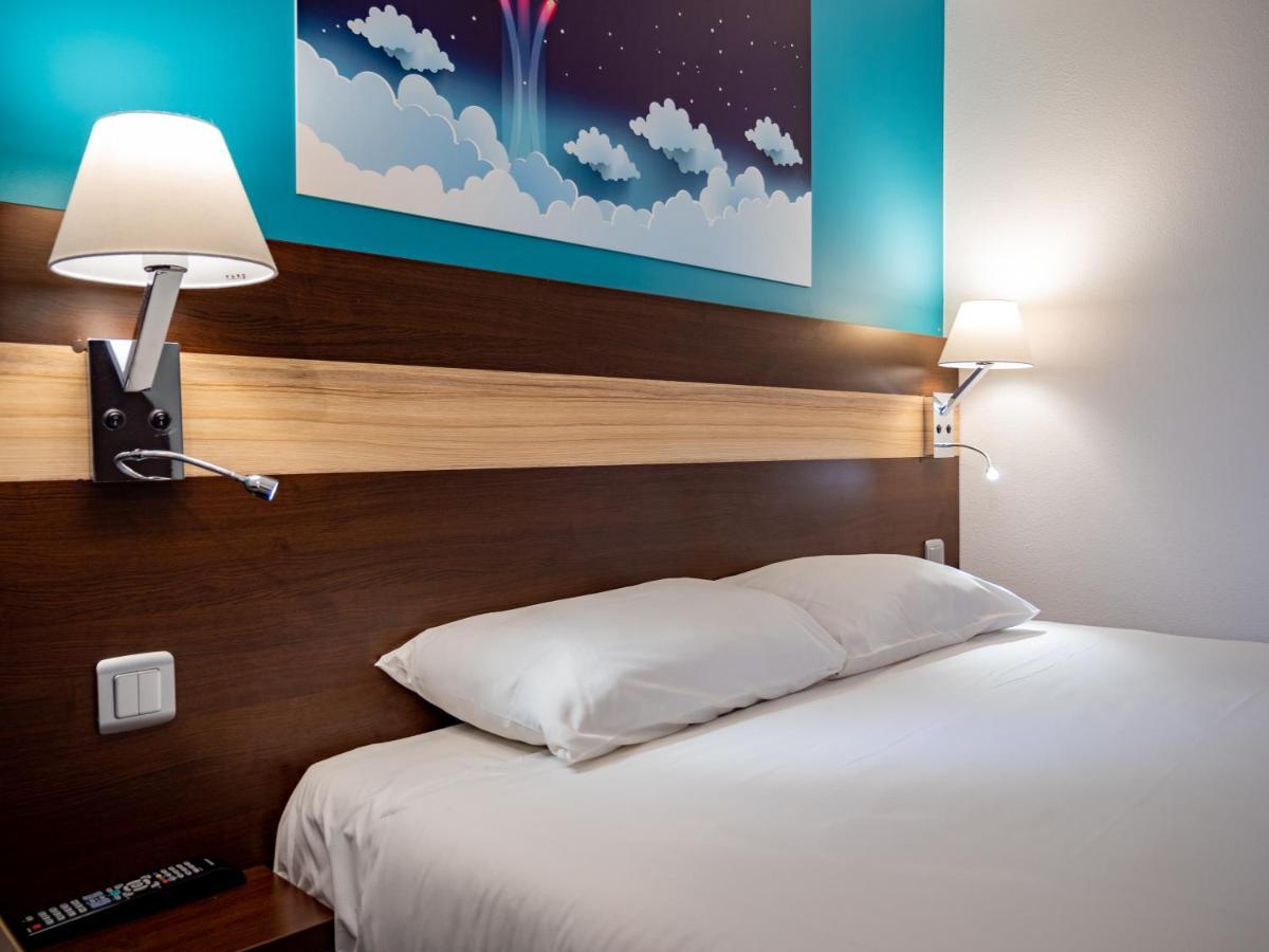 Contact Hotel Restaurant La Chaumiere Entre Orgeval Et Flins A13 Sortie 8 莱斯米路 外观 照片