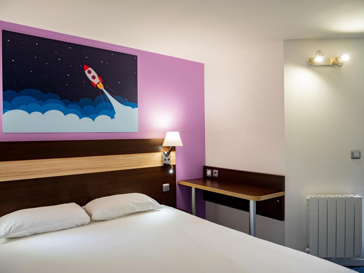 Contact Hotel Restaurant La Chaumiere Entre Orgeval Et Flins A13 Sortie 8 莱斯米路 外观 照片