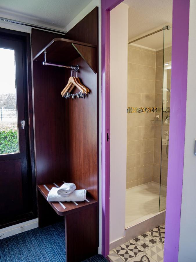 Contact Hotel Restaurant La Chaumiere Entre Orgeval Et Flins A13 Sortie 8 莱斯米路 外观 照片