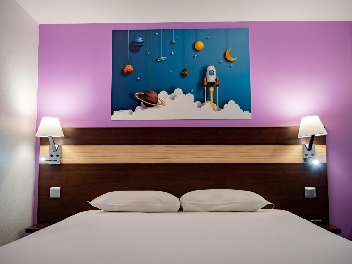 Contact Hotel Restaurant La Chaumiere Entre Orgeval Et Flins A13 Sortie 8 莱斯米路 外观 照片