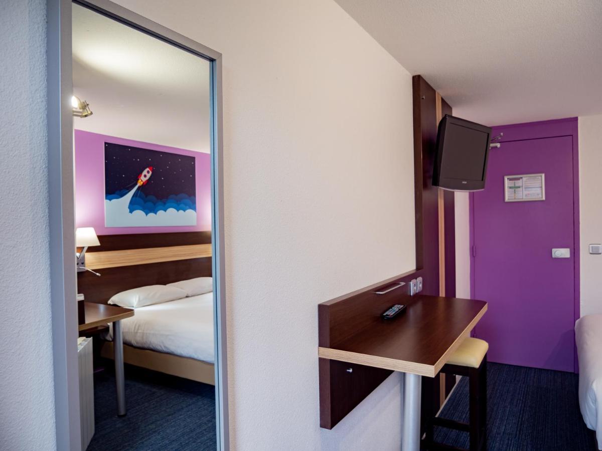 Contact Hotel Restaurant La Chaumiere Entre Orgeval Et Flins A13 Sortie 8 莱斯米路 外观 照片