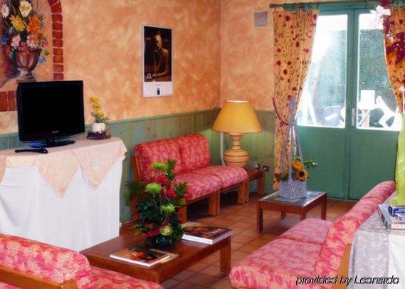 Contact Hotel Restaurant La Chaumiere Entre Orgeval Et Flins A13 Sortie 8 莱斯米路 客房 照片