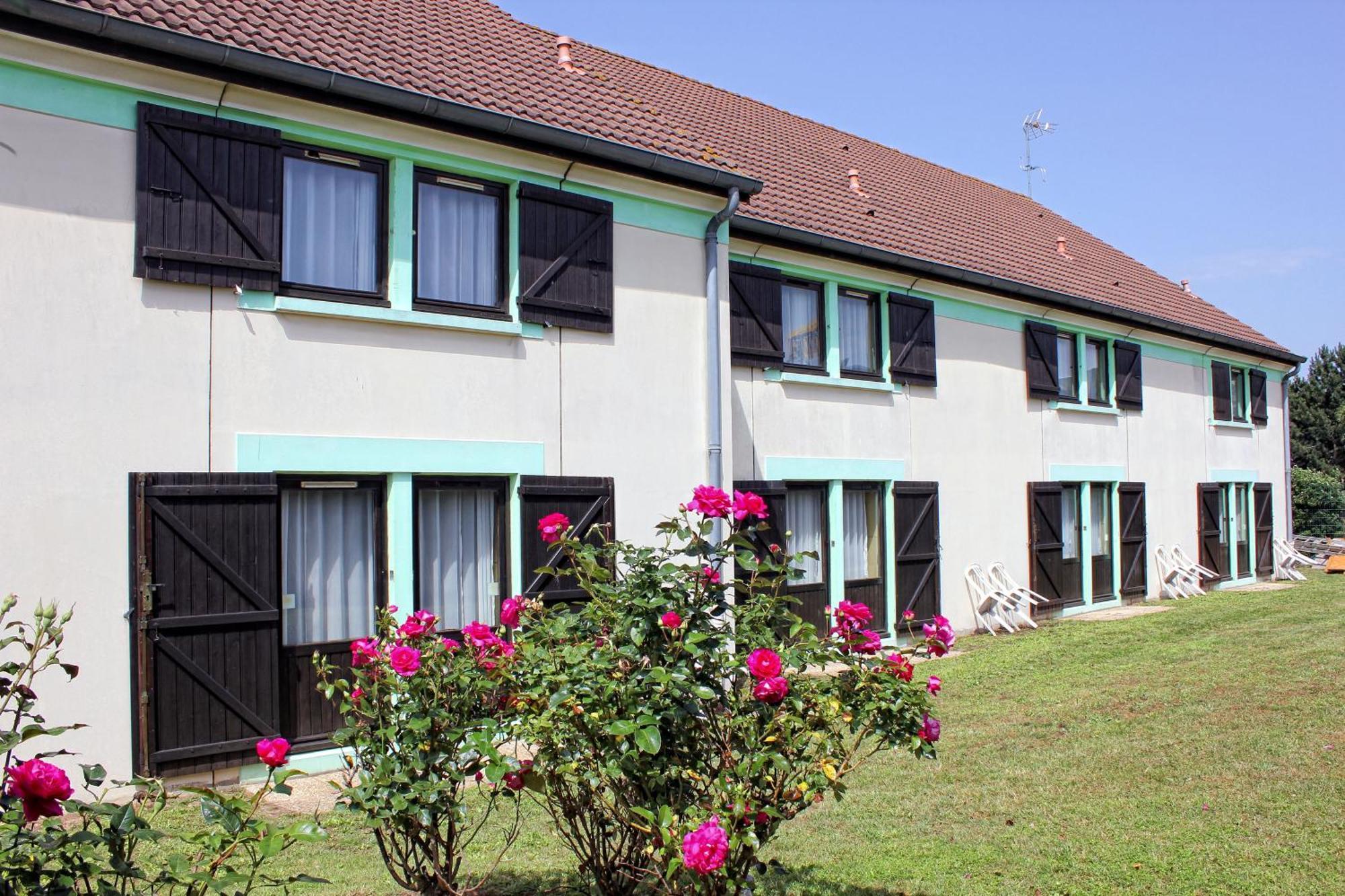 Contact Hotel Restaurant La Chaumiere Entre Orgeval Et Flins A13 Sortie 8 莱斯米路 外观 照片
