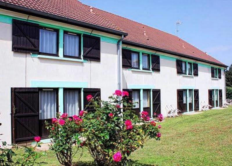 Contact Hotel Restaurant La Chaumiere Entre Orgeval Et Flins A13 Sortie 8 莱斯米路 外观 照片